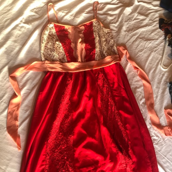 Red lacy semi formal sun dress - Picture 5 of 6